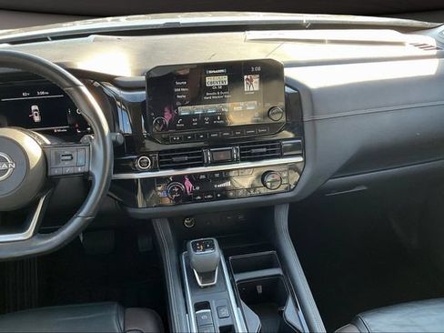 Used 2023 Nissan Pathfinder Platinum w/ Lighting Package (N93) FWD image 6