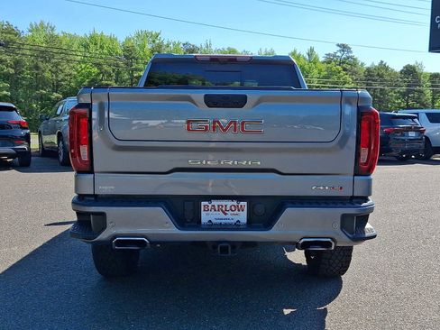 Used 2024 GMC Sierra 1500 AT4 w/ Technology Package AWD/4WD image 5