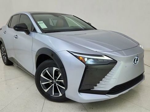 Used 2025 Lexus RZ 300e w/ Cold Area Package image 25