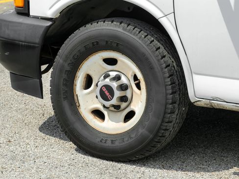 Used 2019 GMC Savana 3500 Van Cab-Chassis 2D w/ Power Convenience Package image 43