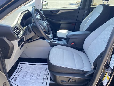 Used 2023 Ford Escape Active image 8