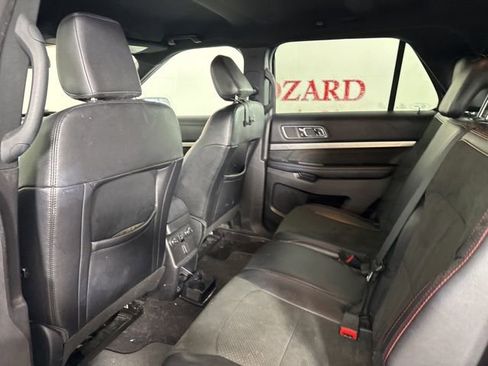 Used 2019 Ford Explorer XLT w/ Equipment Group 202A image 14