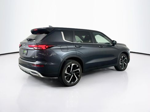 Used 2024 Mitsubishi Outlander SE AWD/4WD image 9