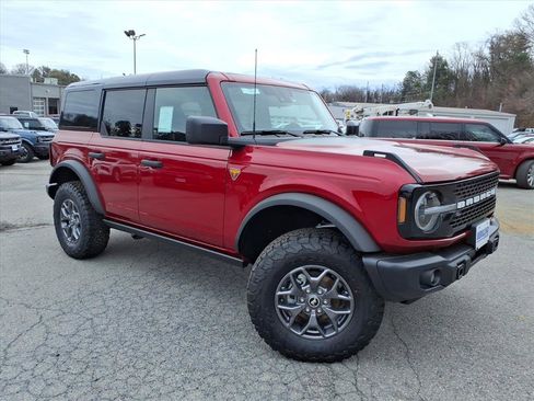 New 2025 Ford Bronco Badlands image 3