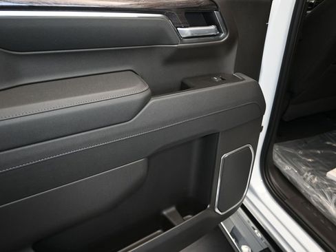 New 2026 Chevrolet Silverado 1500 LTZ w/ LTZ Premium Package AWD/4WD image 15