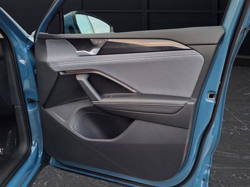 New 2026 Volkswagen Tiguan SE image 40