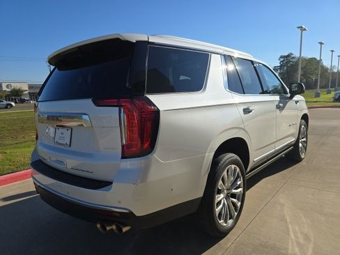 Used 2024 GMC Yukon Denali w/ Denali Reserve Package image 5