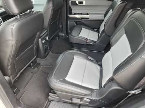Used 2022 Ford Explorer XLT w/ Equipment Group 202A RWD image 29