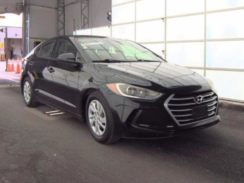 Used 2017 Hyundai Elantra SE FWD image 4