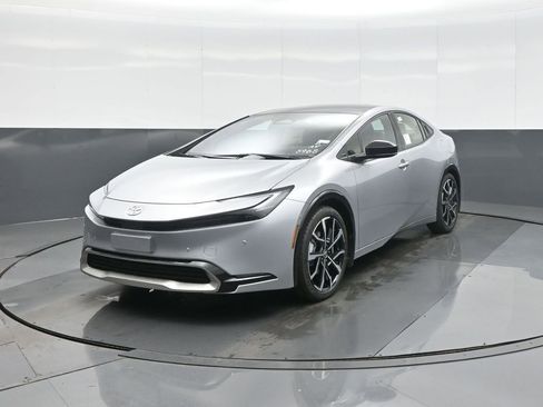 New 2026 Toyota Prius Plug-In Hybrid image 4