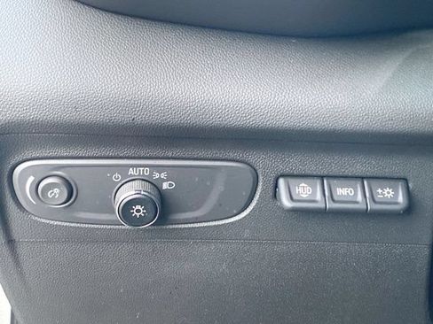 Used 2023 Buick Envision Avenir AWD/4WD image 18
