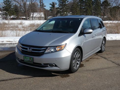 Used 2015 Honda Odyssey Touring Elite image 4