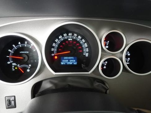 Used 2015 Toyota Sequoia Platinum RWD image 24