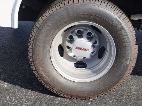 New 2025 GMC Sierra 3500 Pro w/ Convenience Package image 32