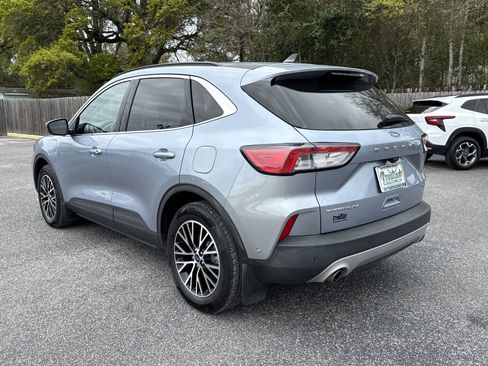 Used 2022 Ford Escape Titanium w/ Titanium Premium Package FWD image 3