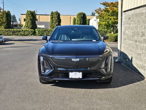 New 2026 Cadillac Lyriq Sport image 11