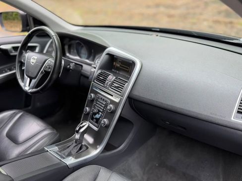 Used 2014 Volvo XC60 T6 AWD/4WD image 16