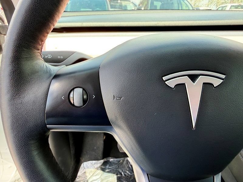 Used 2021 Tesla Model Y Long Range AWD/4WD image 33