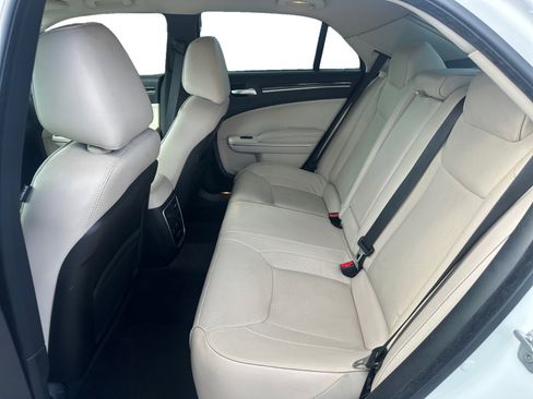 Used 2017 Chrysler 300 C image 13