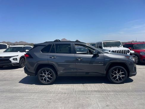 Used 2019 Toyota RAV4 XLE w/ Convenience Package AWD/4WD image 3