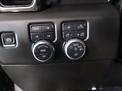 Used 2025 GMC Sierra 1500 Denali Ultimate AWD/4WD image 9