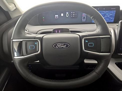 Certified 2025 Ford Expedition Active AWD/4WD image 22