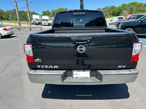 Used 2017 Nissan Titan SV RWD image 4