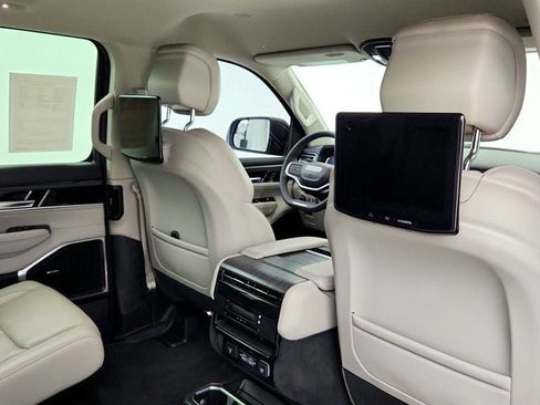 Used 2023 Jeep Wagoneer Series II w/ Rear Seat Video Group 1 AWD/4WD image 24