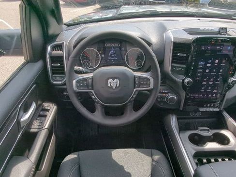 New 2026 RAM 1500 4x4 Crew Cab image 7