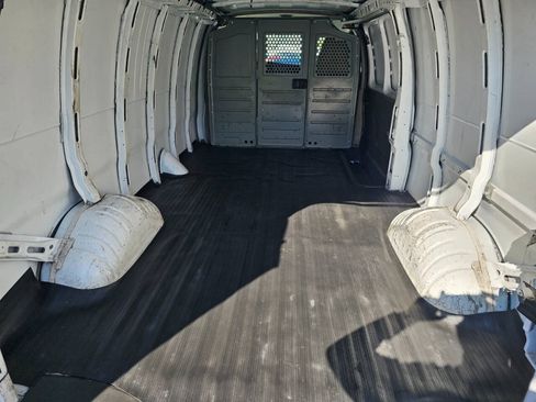 Used 2015 Chevrolet Express 2500 Extended RWD image 13