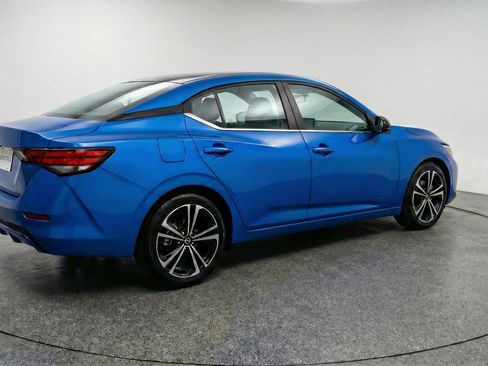 Used 2025 Nissan Sentra SV FWD image 9