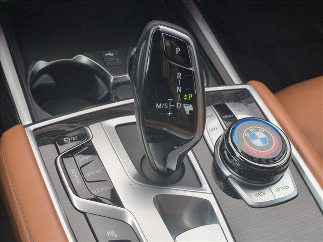 Used 2021 BMW 750i xDrive w/ Executive Package AWD/4WD image 12