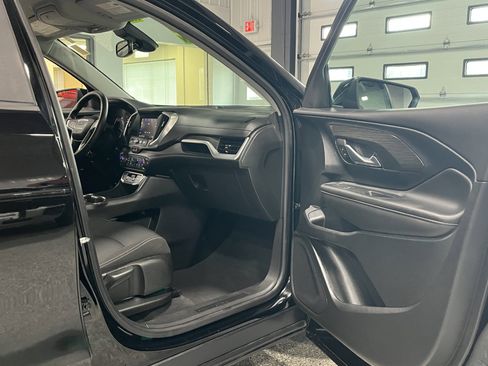Certified 2022 GMC Terrain SLE w/ Driver Convenience Package image 8