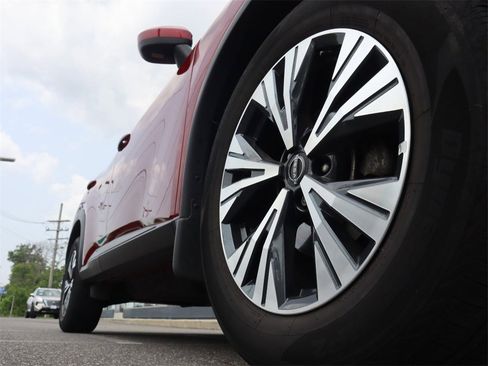 Certified 2023 Nissan Rogue SV image 10