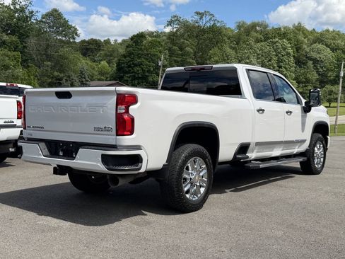 Used 2024 Chevrolet Silverado 3500 High Country w/ High Country Premium Package AWD/4WD image 6