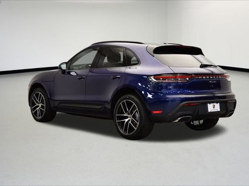 Used 2025 Porsche Macan image 3