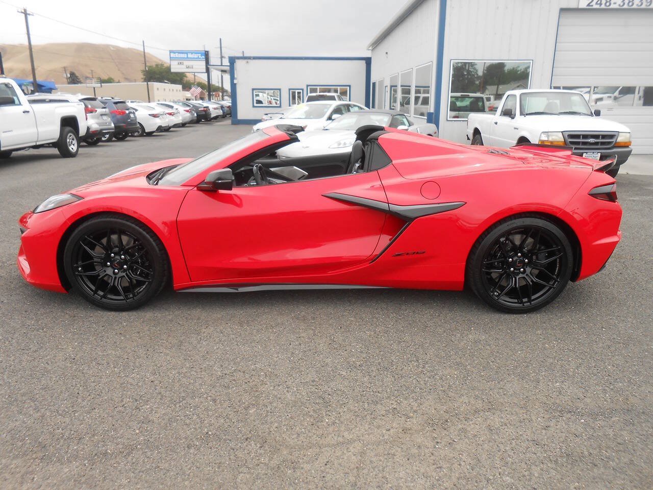 Used 2024 Chevrolet Corvette Z06 RWD image 9