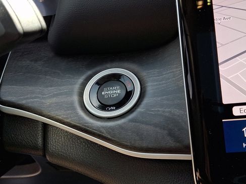 Certified 2023 Jeep Grand Cherokee Limited w/ Luxury Tech Group II image 23