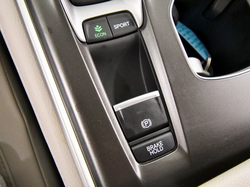 Certified 2020 Honda Accord Touring image 30