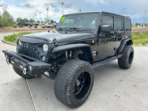 Used 2018 Jeep Wrangler Unlimited Sport S AWD/4WD image 3