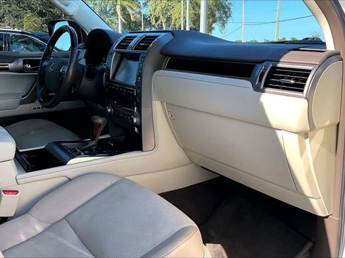 Used 2018 Lexus GX 460 Premium w/ Premium Package image 19