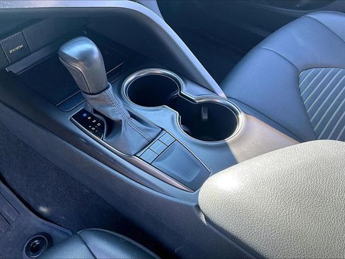 Used 2023 Toyota Camry SE image 14