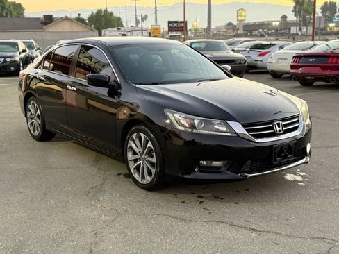 Used 2015 Honda Accord Sport image 3