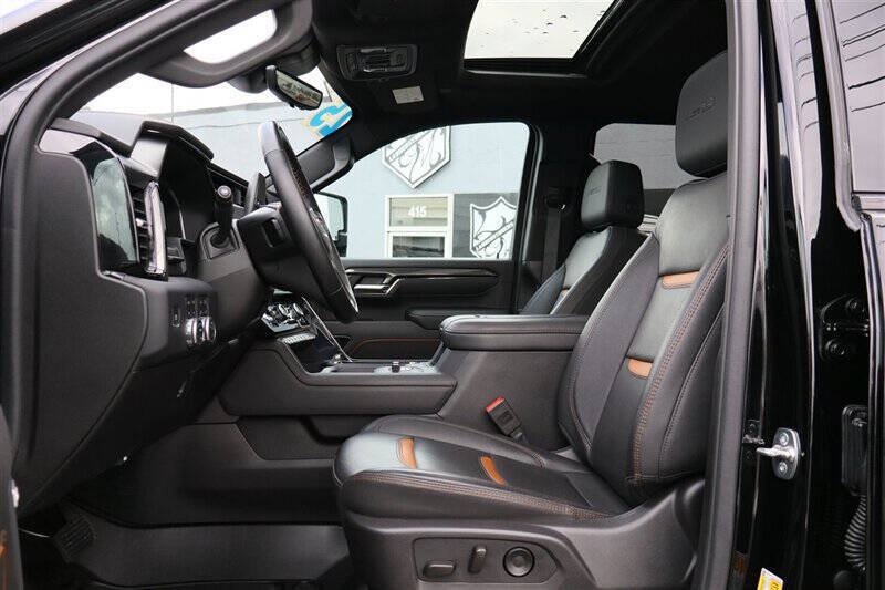 Used 2025 GMC Sierra 3500 AT4 w/ AT4 Premium Plus Package AWD/4WD image 19