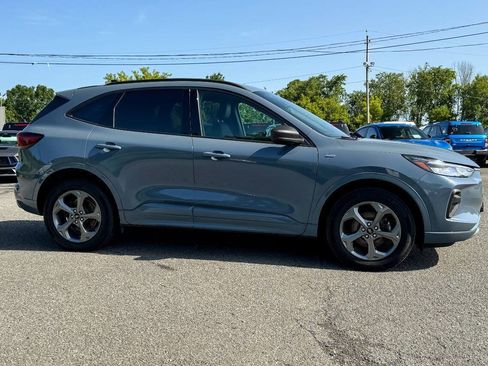 Used 2023 Ford Escape ST-Line w/ Tech Pack #1 AWD/4WD image 2