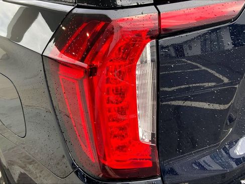 Used 2023 GMC Yukon XL Denali image 27