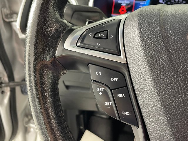 Used 2016 Ford Edge Titanium w/ Technology Package AWD/4WD image 12