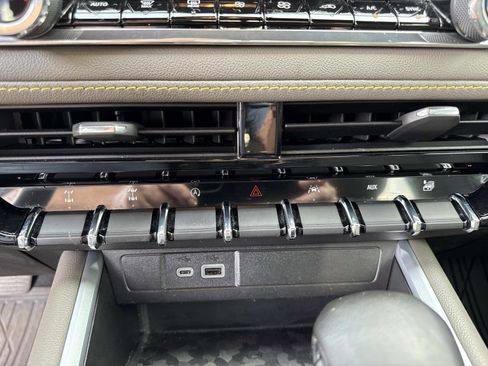 Used 2024 Chevrolet Colorado ZR2 w/ ZR2 Convenience Package III image 27