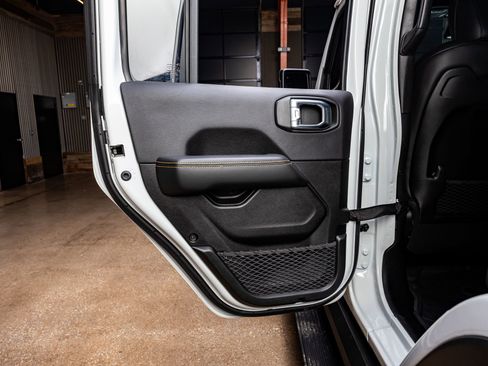 Used 2024 Jeep Wrangler Unlimited Rubicon 392 image 36