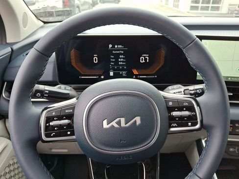 New 2026 Kia Carnival EX image 19